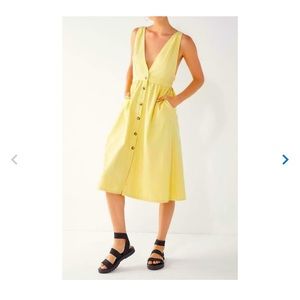 URBAN OUTFITTERS PLUNGING BUTTON-DOWN DENIM DRESS